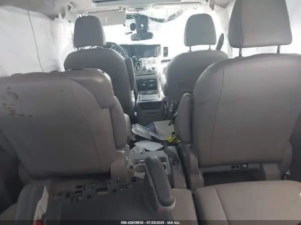 5TDYZ3DC2KS994889 2019 TOYOTA SIENNA - Image 8
