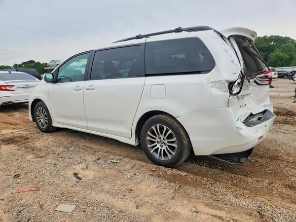 5TDYZ3DC2LS053539 2020 TOYOTA SIENNA - Image 2
