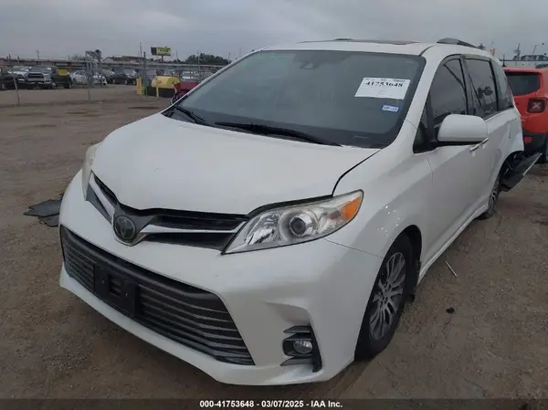 5TDYZ3DC2LS055002 2020 TOYOTA SIENNA - Image 2