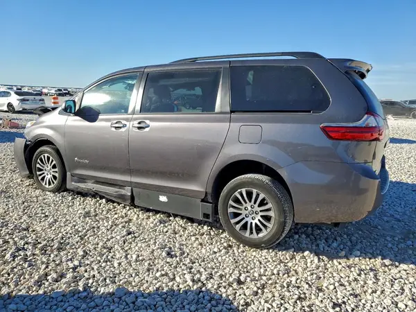 5TDYZ3DC2LS064878 2020 TOYOTA SIENNA - Image 2