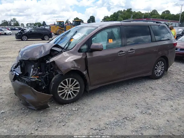 5TDYZ3DC2LS080188 2020 TOYOTA SIENNA - Image 2