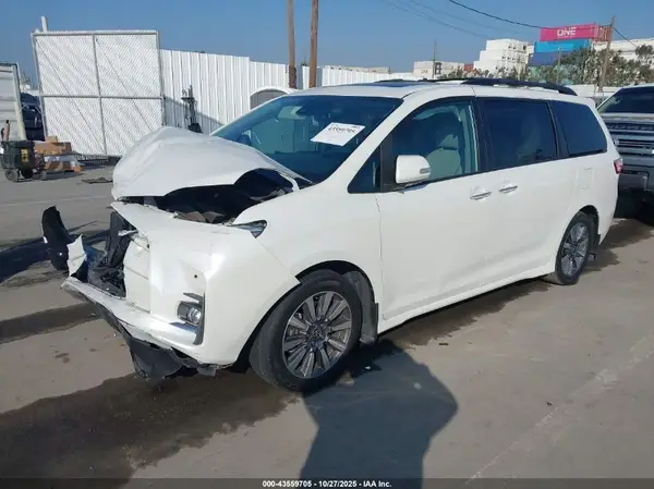 5TDYZ3DC2LS084449 2020 TOYOTA SIENNA - Image 2