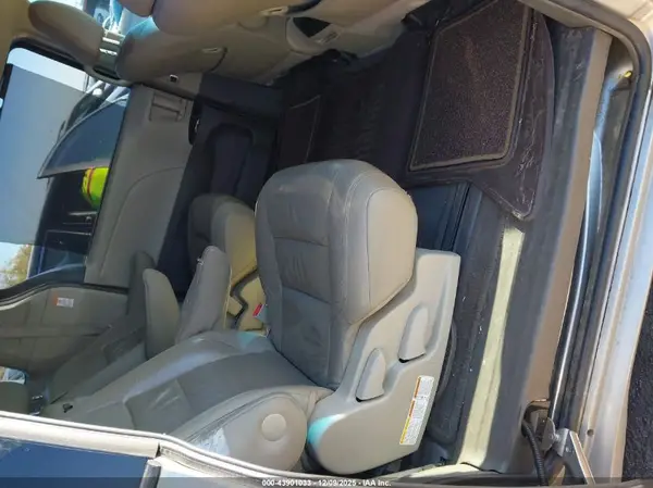 5TDYZ3DC3HS769194 2017 TOYOTA SIENNA - Image 8