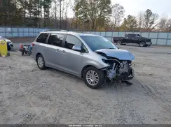 5TDYZ3DC3HS770913 2017 TOYOTA SIENNA