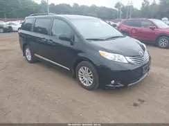 5TDYZ3DC3HS771320 2017 TOYOTA SIENNA