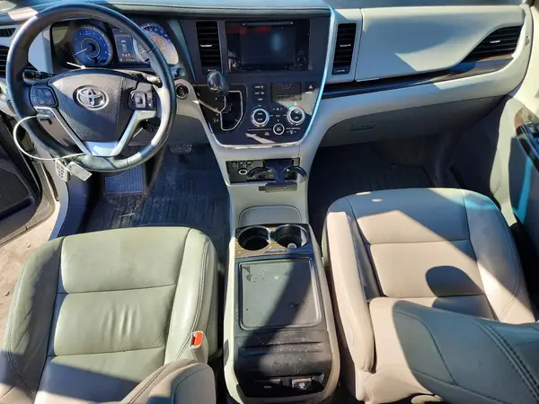 5TDYZ3DC3HS787033 2017 TOYOTA SIENNA - Image 8