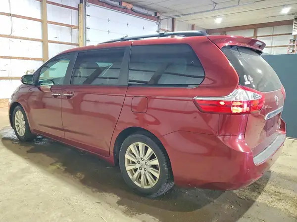 5TDYZ3DC3HS790207 2017 TOYOTA SIENNA - Image 2
