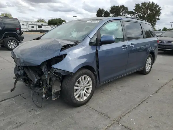 5TDYZ3DC3HS794421 2017 TOYOTA SIENNA