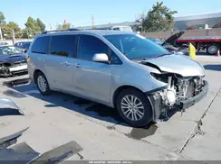 5TDYZ3DC3HS797383 2017 TOYOTA SIENNA