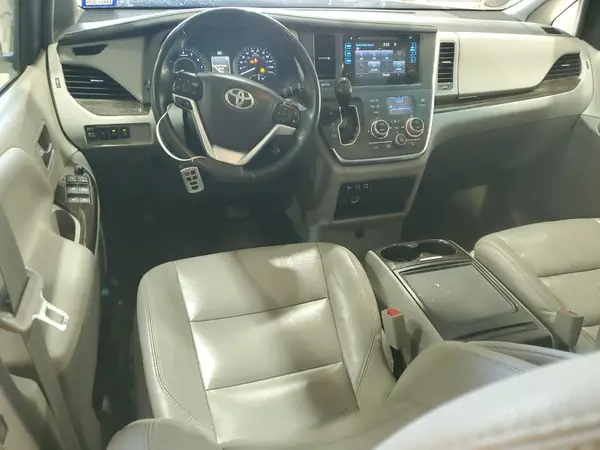 5TDYZ3DC3HS802906 2017 TOYOTA SIENNA - Image 8
