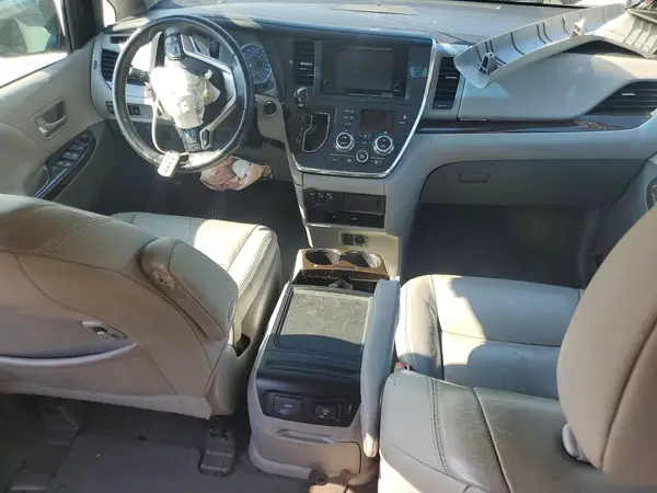 5TDYZ3DC3HS816787 2017 TOYOTA SIENNA - Image 8
