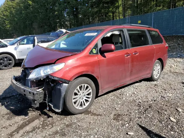 5TDYZ3DC3HS821360 2017 TOYOTA SIENNA - Image 1