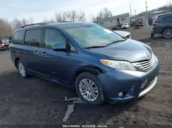 5TDYZ3DC3HS822279 2017 TOYOTA SIENNA
