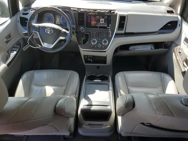 5TDYZ3DC3HS823402 2017 TOYOTA SIENNA - Image 8