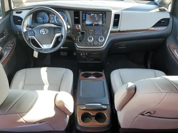 5TDYZ3DC3HS824386 2017 TOYOTA SIENNA - Image 8