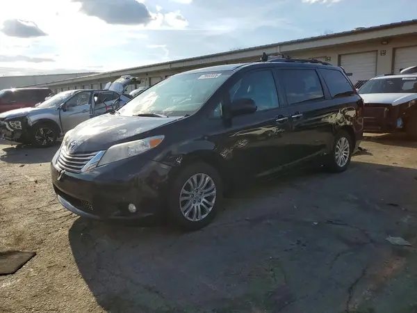 5TDYZ3DC3HS832892 2017 TOYOTA SIENNA - Image 1