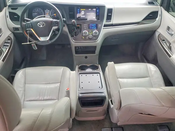 5TDYZ3DC3HS833783 2017 TOYOTA SIENNA - Image 8
