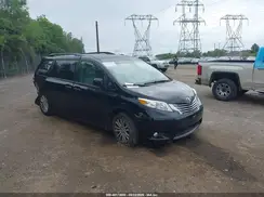 5TDYZ3DC3HS835646 2017 TOYOTA SIENNA