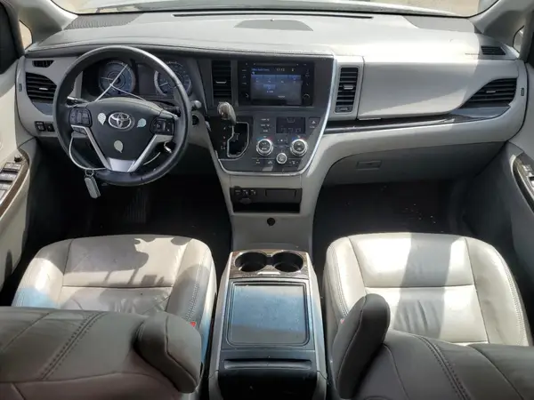 5TDYZ3DC3HS835789 2017 TOYOTA SIENNA - Image 8