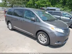 5TDYZ3DC3HS839017 2017 TOYOTA SIENNA