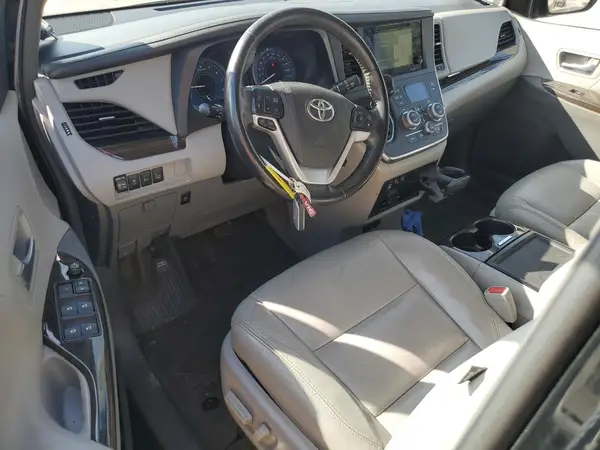 5TDYZ3DC3HS840488 2017 TOYOTA SIENNA - Image 8