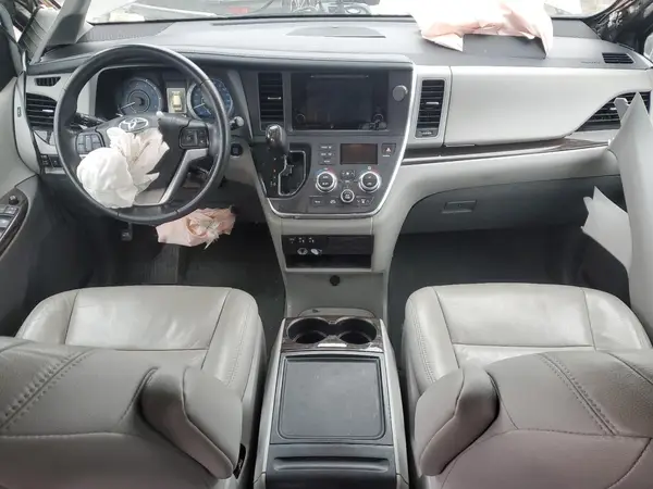 5TDYZ3DC3HS848798 2017 TOYOTA SIENNA - Image 8