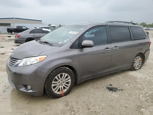 5TDYZ3DC3HS856433 2017 TOYOTA SIENNA - Image 1