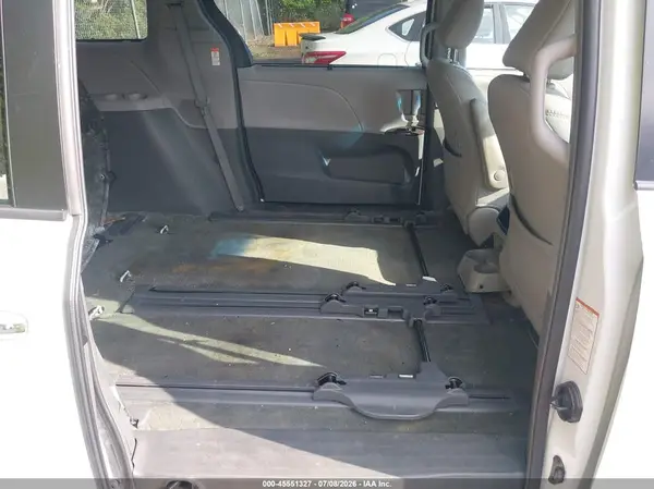 5TDYZ3DC3HS858148 2017 TOYOTA SIENNA - Image 8