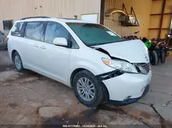 5TDYZ3DC3HS861552 2017 TOYOTA SIENNA