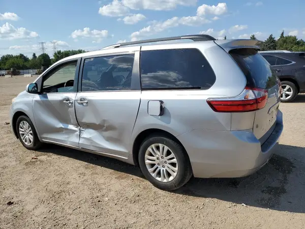 5TDYZ3DC3HS861986 2017 TOYOTA SIENNA - Image 2