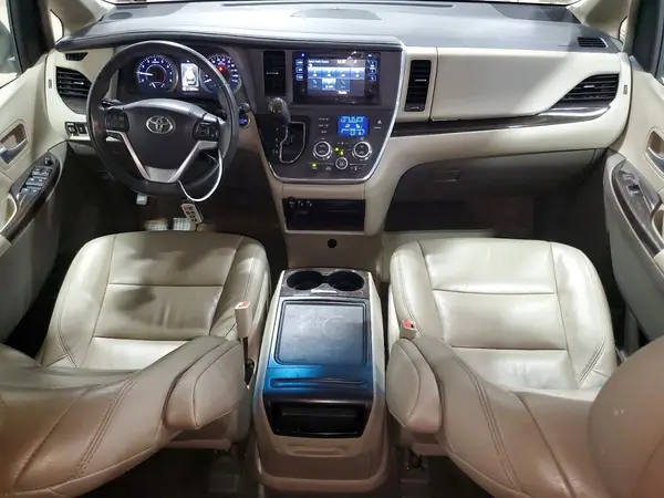 5TDYZ3DC3HS863978 2017 TOYOTA SIENNA - Image 8