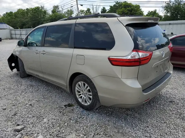 5TDYZ3DC3HS864516 2017 TOYOTA SIENNA - Image 2
