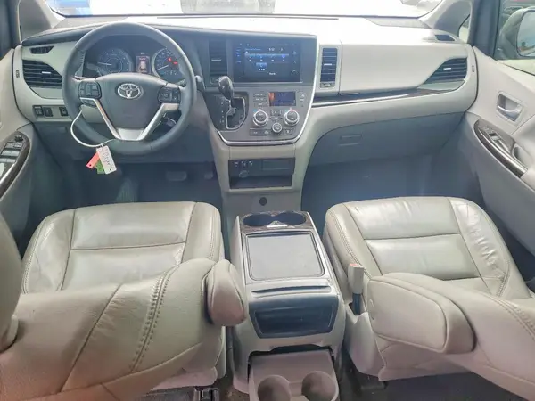 5TDYZ3DC3HS865598 2017 TOYOTA SIENNA - Image 8