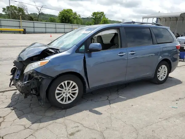 5TDYZ3DC3HS868727 2017 TOYOTA SIENNA - Image 1