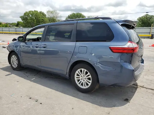 5TDYZ3DC3HS868727 2017 TOYOTA SIENNA - Image 2