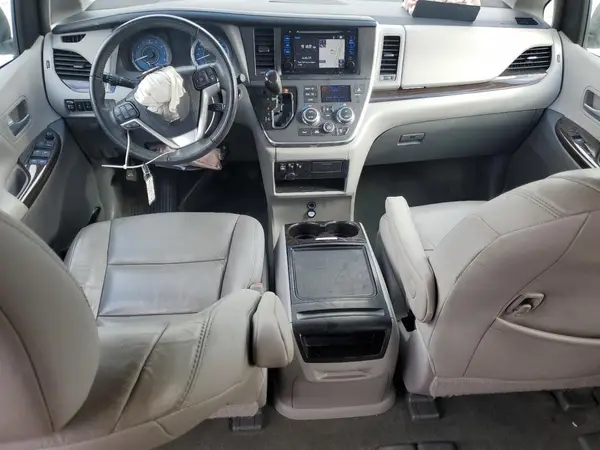 5TDYZ3DC3HS874558 2017 TOYOTA SIENNA - Image 8