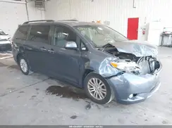 5TDYZ3DC3HS887696 2017 TOYOTA SIENNA
