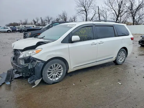 5TDYZ3DC3HS889156 2017 TOYOTA SIENNA - Image 1