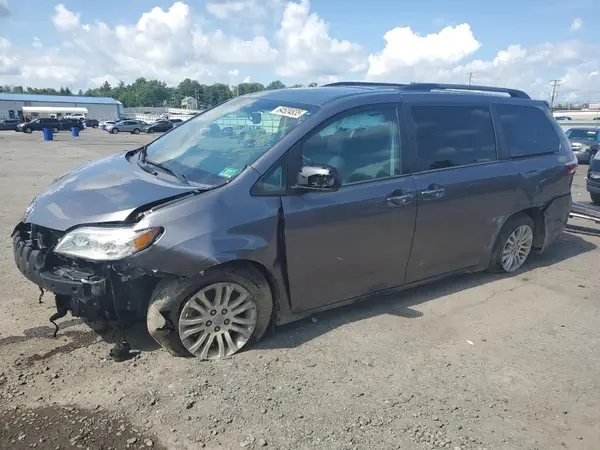 5TDYZ3DC3HS890839 2017 TOYOTA SIENNA - Image 1