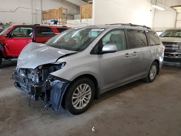 5TDYZ3DC3HS893952 2017 TOYOTA SIENNA - Image 1