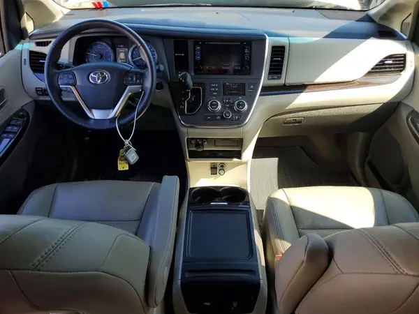 5TDYZ3DC3HS894521 2017 TOYOTA SIENNA - Image 8