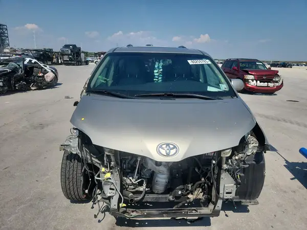2017 TOYOTA SIENNA COPART lot 80259785 auction photo 5