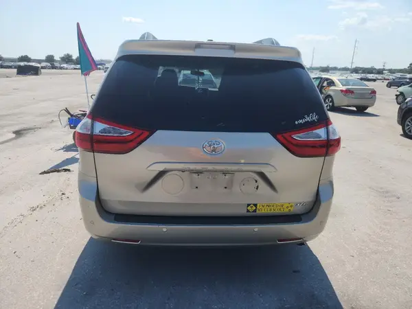 2017 TOYOTA SIENNA COPART lot 80259785 auction photo 6