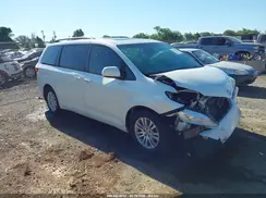 5TDYZ3DC3HS898438 2017 TOYOTA SIENNA