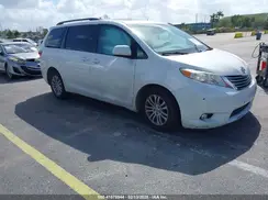 5TDYZ3DC3HS899086 2017 TOYOTA SIENNA