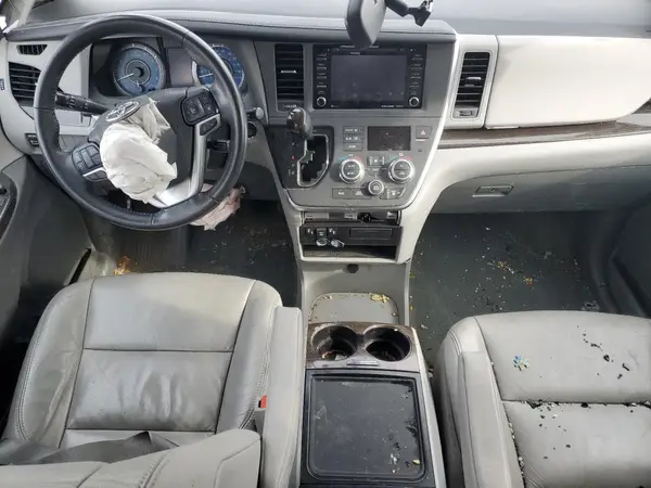 5TDYZ3DC3JS904227 2018 TOYOTA SIENNA - Image 8