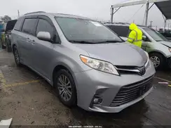 5TDYZ3DC3JS911095 2018 TOYOTA SIENNA