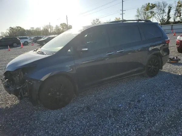 5TDYZ3DC3JS917494 2018 TOYOTA SIENNA - Image 1