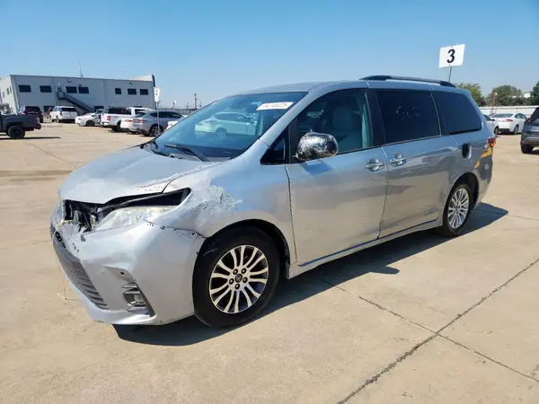 5TDYZ3DC3JS920329 2018 TOYOTA SIENNA - Image 1
