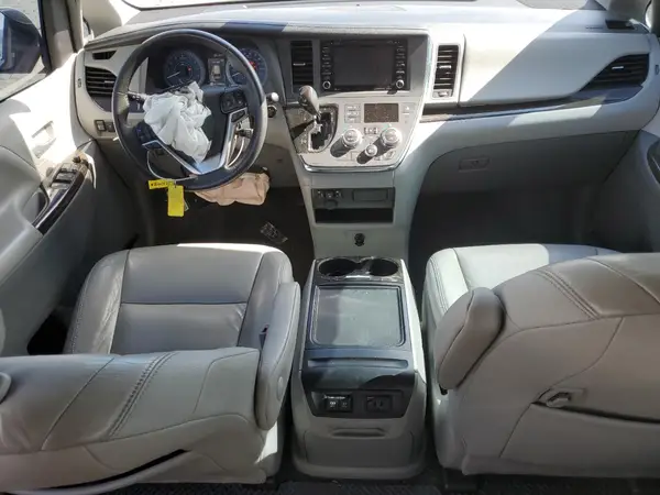 5TDYZ3DC3JS925711 2018 TOYOTA SIENNA - Image 8